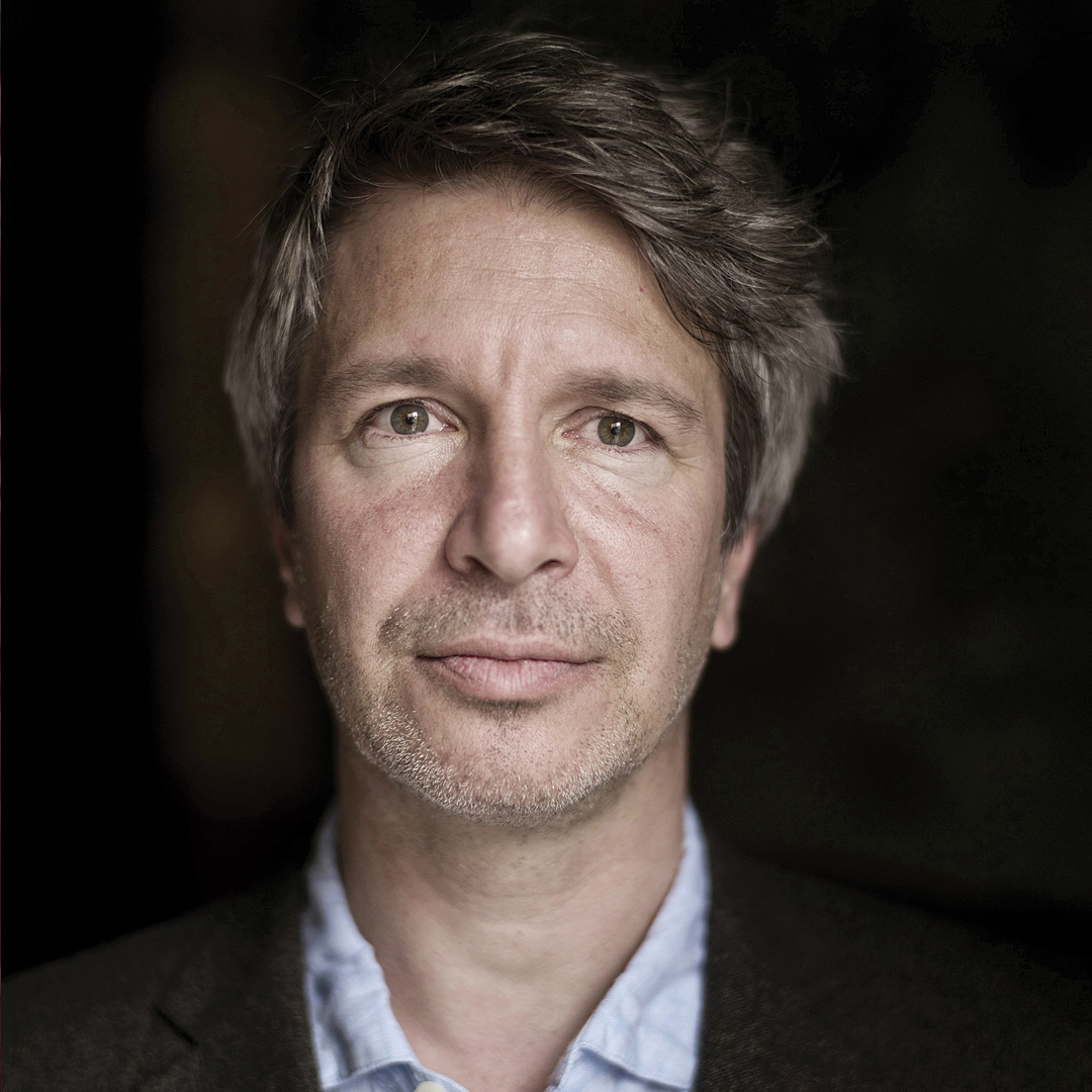 Eric_Vuillard_JL-bertini_1080 Éric Vuillard - Crédtits photo : JL Bertini