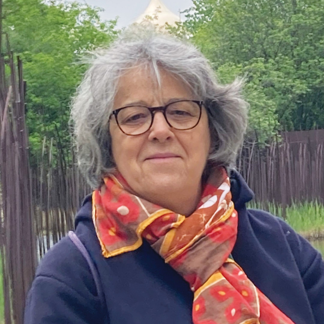 Catherine Loizeau, autrice, journaliste, rédactrice et scénariste de bande dessinées documentaires